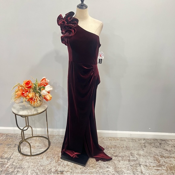 Xscape Dresses & Skirts - Xscape Burgundy Red Velvet Ruffled One Shoulder Maxi Formal Evening Gown Reemoly